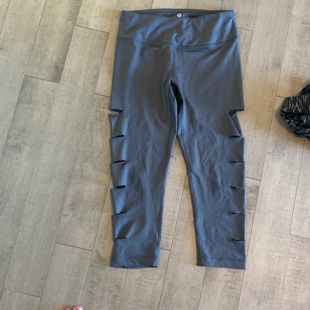 90 degree leggings with side cutouts